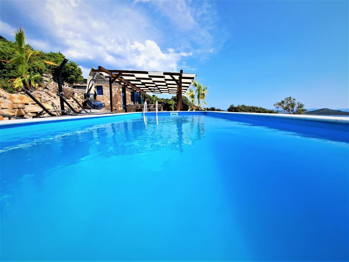 Villa Robinson Tkon Luaran gambar