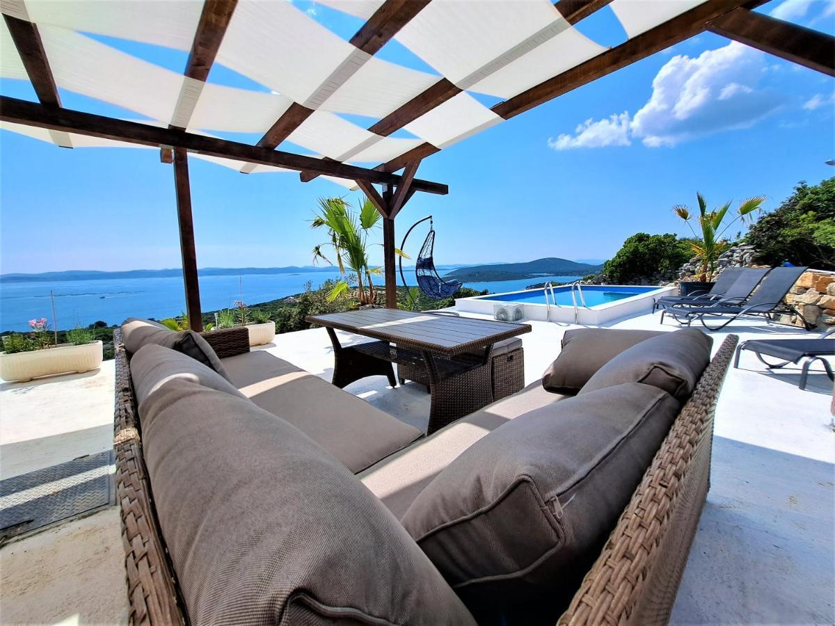 Villa Robinson Tkon Luaran gambar