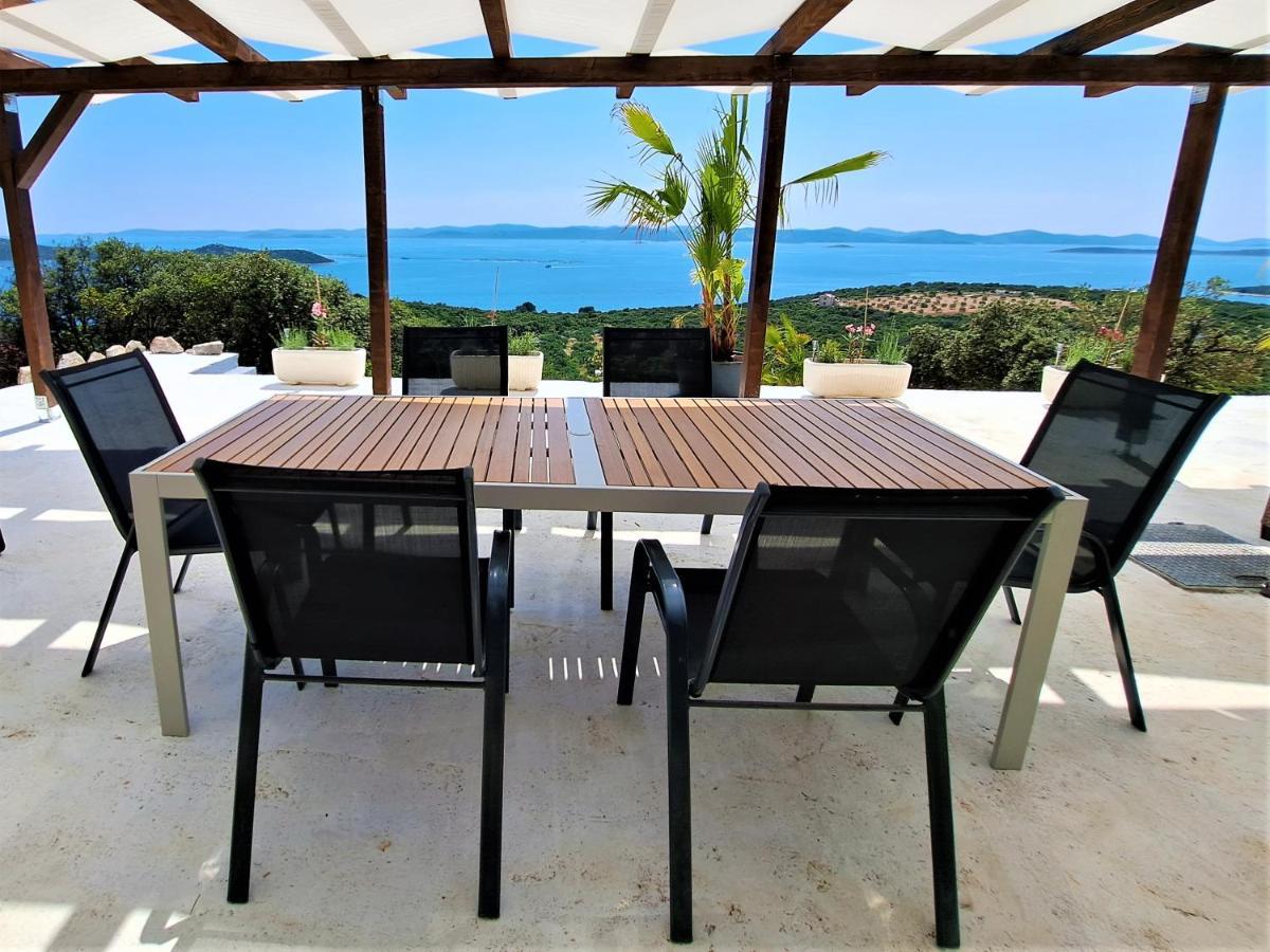 Villa Robinson Tkon Luaran gambar