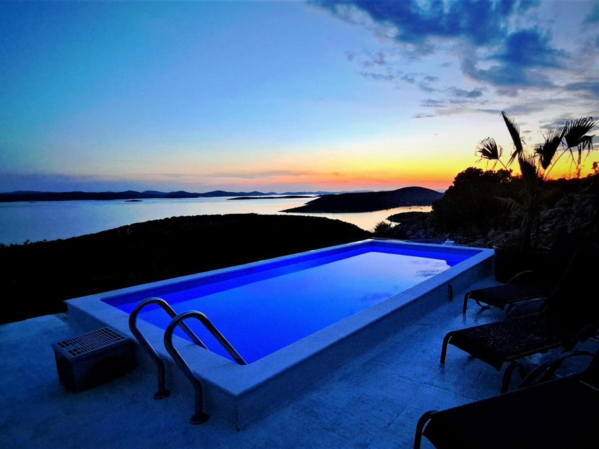 Villa Robinson Tkon Luaran gambar