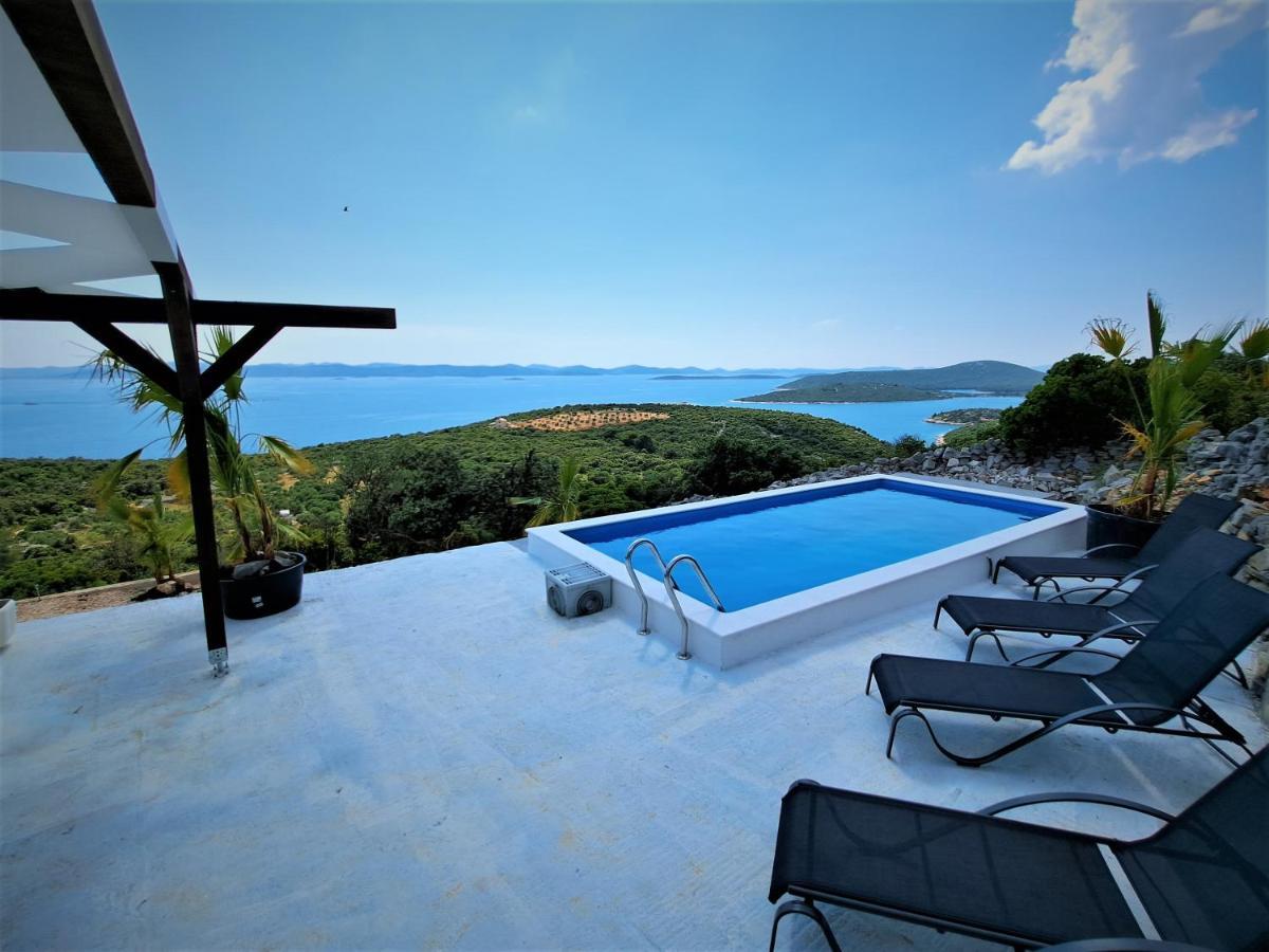 Villa Robinson Tkon Luaran gambar